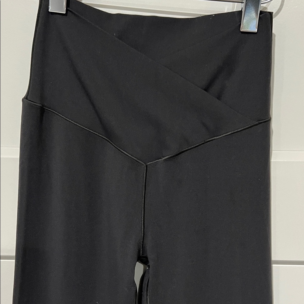 Offline by Aerie High Rise Flare Grey Legging Sz Small - Picture 2 of 11